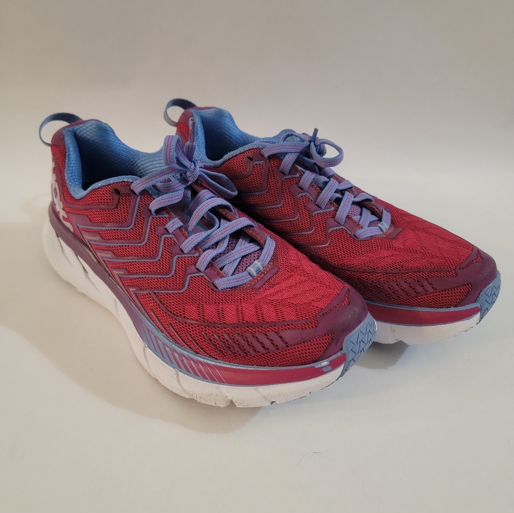 HOKA One One W Clifton 4 Road Running Shoes (women's)